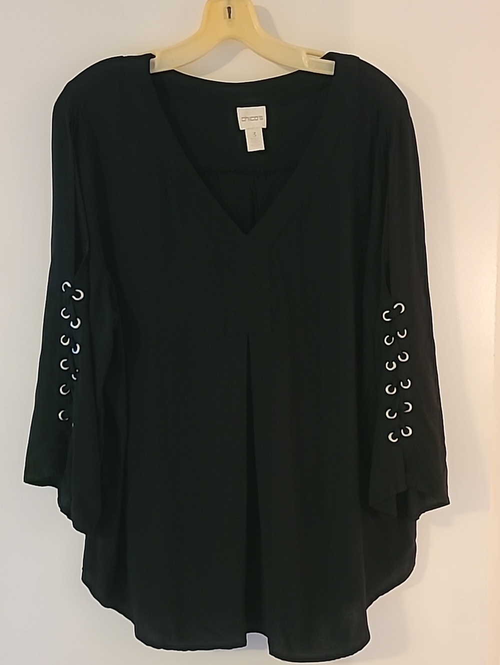 Chico's Black Split Eyelet Lace Up Sleeve Blouse V Neck Pullover Edgy Goth